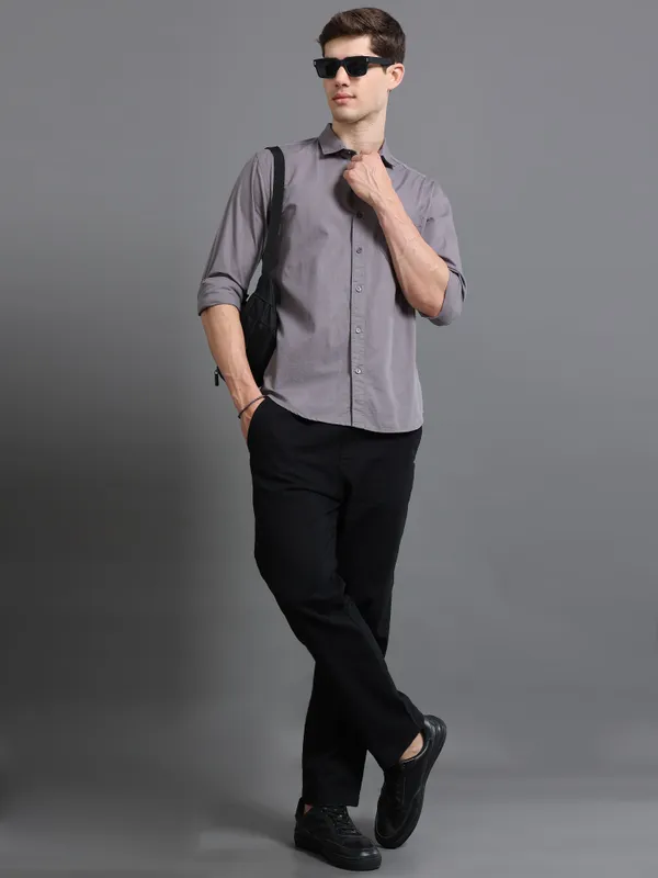 Tom_Mackler_Men_Solid_Casual_Grey_Shirt