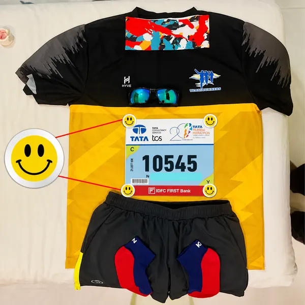 OMNY_Race_Bib_Clips_for_Running,_Pack_of_5_|_No-Pin_Non-Magnetic_Bib_Holders_for_Marathon,_Triathlon,_Cycling_&_5K_|_Reusable_Shirt-Safe_Fasteners