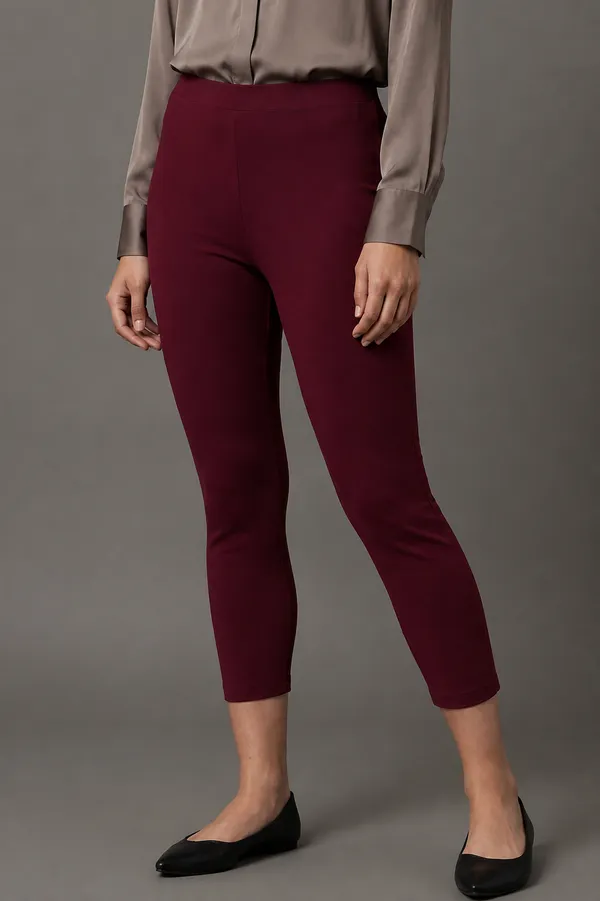 Burgundy_Premium_Cotton_And_Elastane_Capri_For_Women