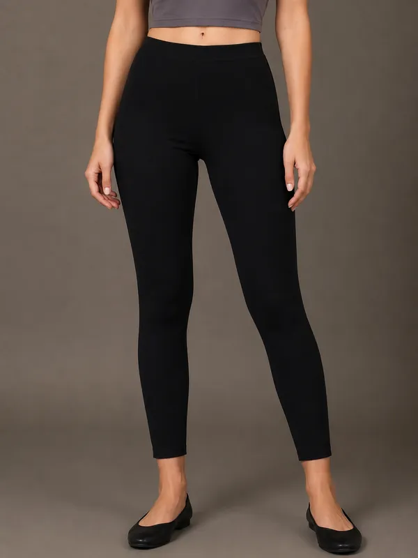 Black_Premium_Cotton_And_Elastane_Ankle_Pant_For_Women