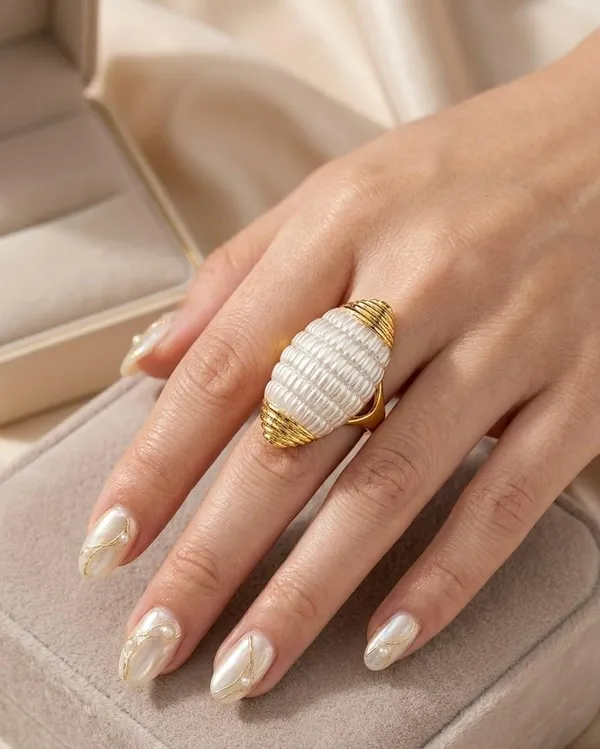 Gold-Plated_Ribbed_Capsule_Statement_Ring