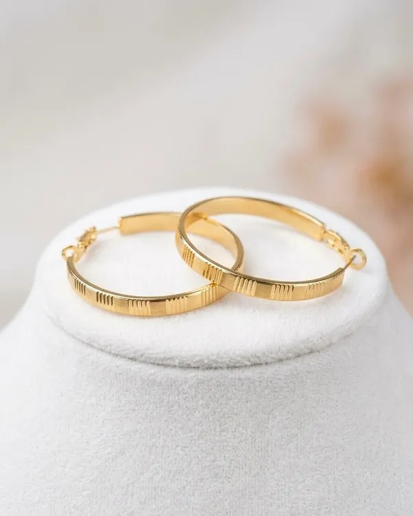 Geometric_Striped_Gold_Hoop_Earrings