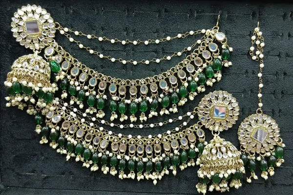 Green_Alloy_Kundan_Layered_Earrings_And_Maang_Tikka_For_Women