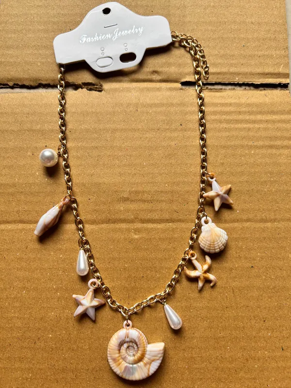 Multicolor_Alloy_Seashell_Charm_Necklace_For_Women