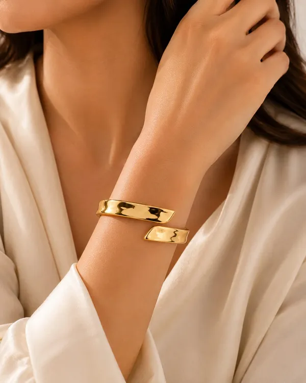 Hammered_Gold_Open_Wrap_Bangle