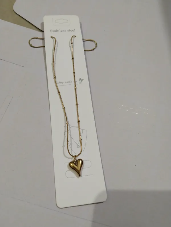 Gold_Tone_Alloy_Heart_Pendant_Necklace_For_Women