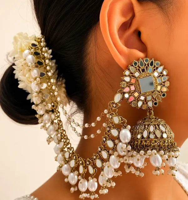 Gold_Tone_Kundan_Pearl_Bridal_Earrings_And_Maang_Tikka_For_Women