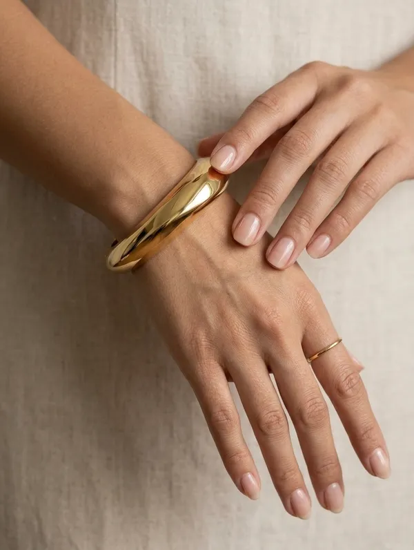 Chunky_Gold_Curved_Hinged_Bangle_Bracelet
