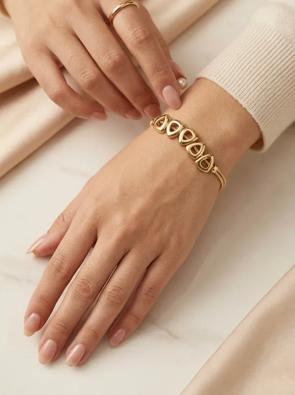 Gold-Plated_Geometric_Triangle_Charm_Bracelet
