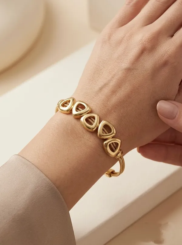 Gold-Plated_Geometric_Triangle_Charm_Bracelet