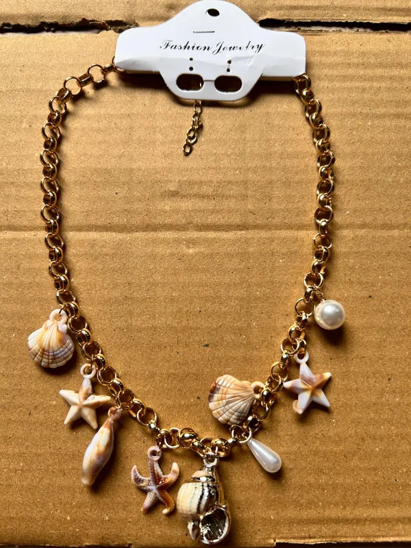 Multicolor_Gold_Tone_Alloy_Seashell_Charm_Necklace_For_Women