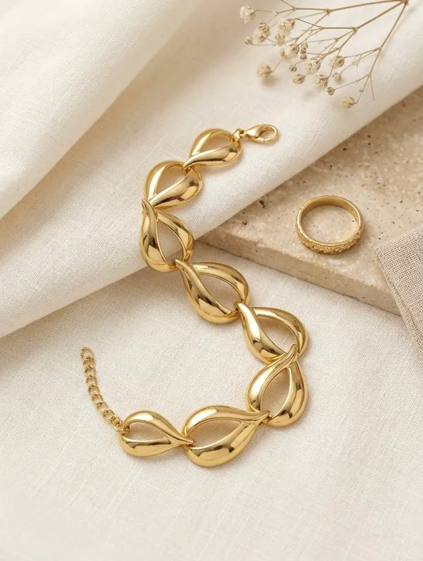 Chunky_Gold_Twisted_Oval_Link_Statement_Bracelet