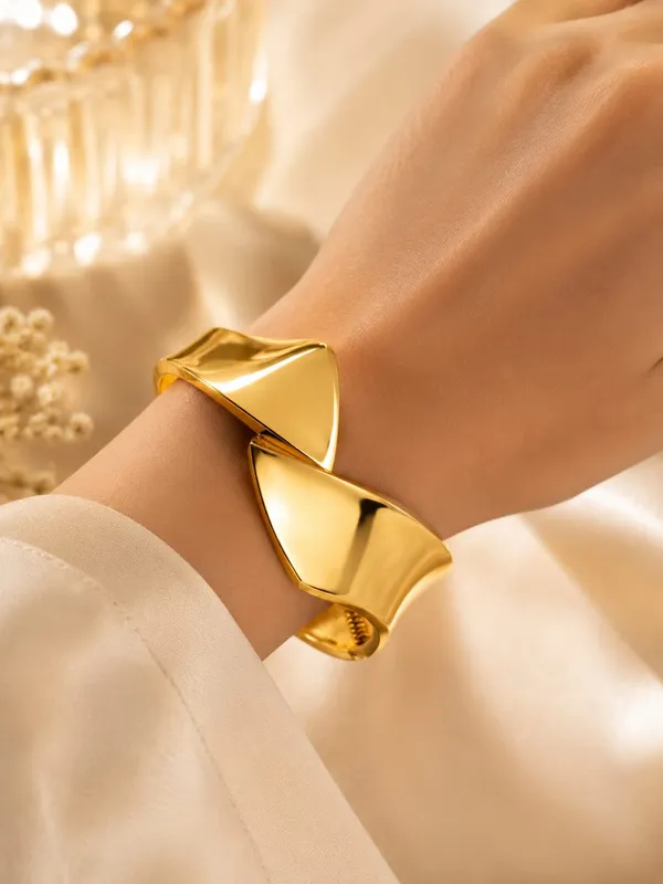 Gold_Folded_Cuff_Bracelet