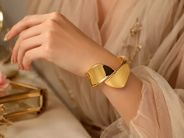 Gold_Folded_Cuff_Bracelet