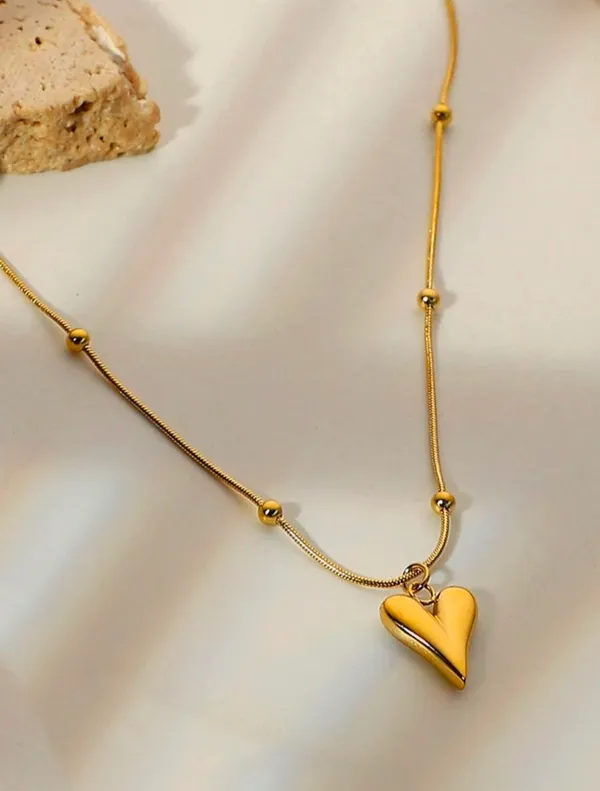 Gold_Tone_Alloy_Heart_Pendant_Necklace_For_Women