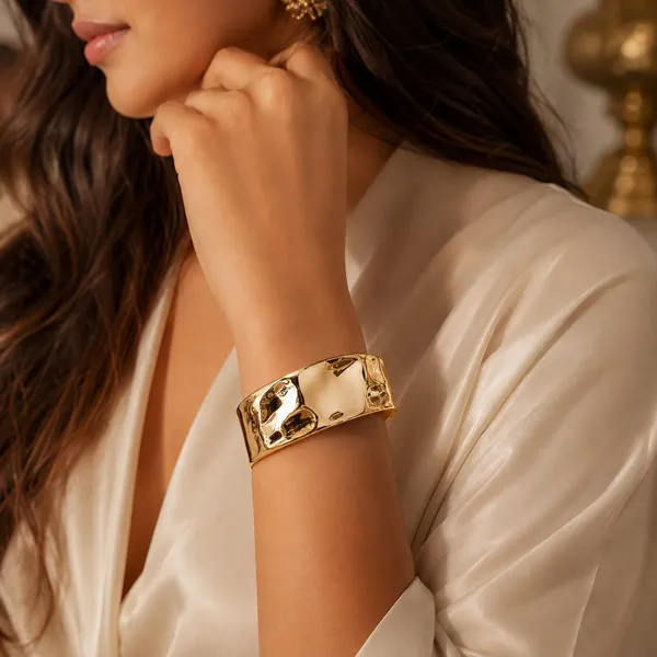 Gold_Hammered_Texture_Chunky_Cuff_Bracelet