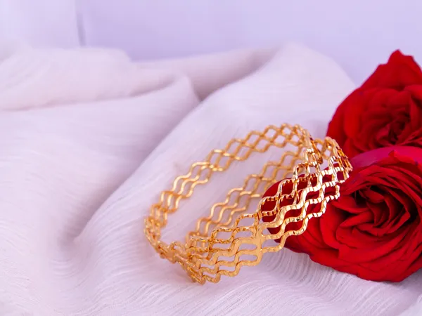 Gold_Metal_Open_Lattice_Wavy_Link_Bangle_Set_For_Women