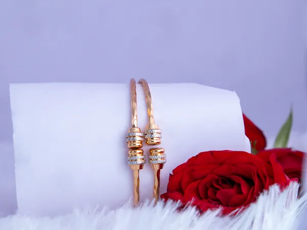 Gold_Metal_Twisted_Double_Band_Bangle_Set_For_Women