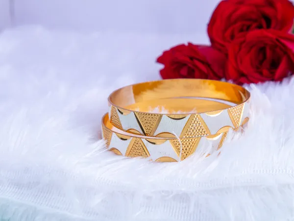 Gold_Metal_Geometric_Triangular_Motif_Bangles_For_Women