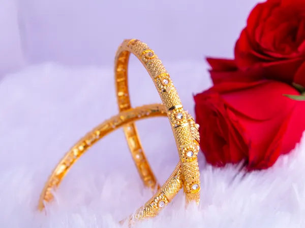 Gold_Metal_Textured_Stone_Accent_Bangles_For_Women