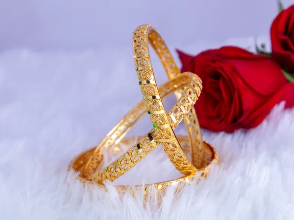 Gold_Metal_Intricate_Patterned_Slim_Bangles_For_Women
