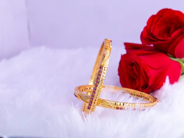 Gold_Metal_Stone_Studded_Bangles_For_Women