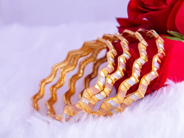 Gold_Metal_Wavy_Textured_Two-Tone_Bangle_Set_For_Women