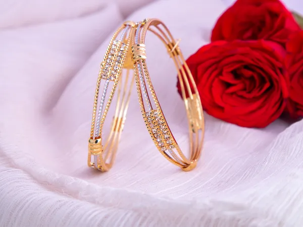 Gold_Metal_Stone_Studded_Slim_Bangles_For_Women
