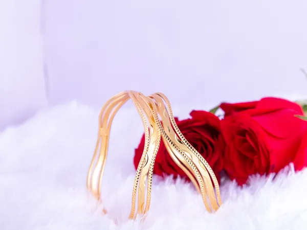 Gold_Metal_Slim_Textured_Layered_Bangles_For_Women