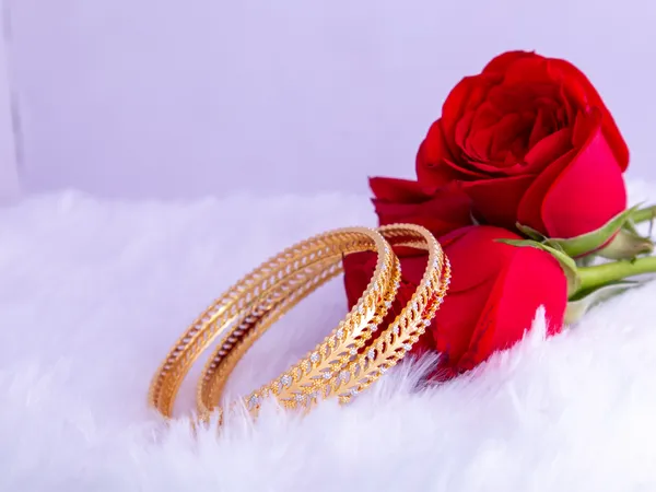 Gold_Metal_Leaf_Textured_Slim_Bangles_For_Women