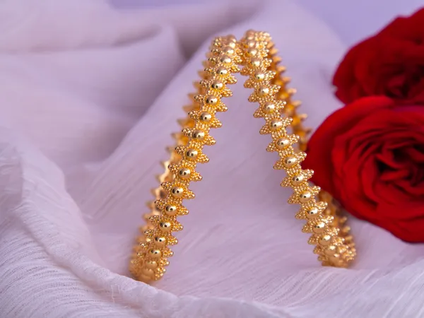 Gold_Metal_Beaded_Stone_Embellished_Bangle_For_Women