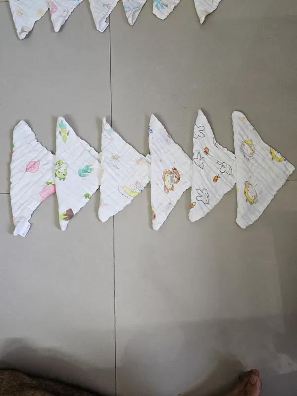 White_Printed_Bandana_Bibs_for_Babies