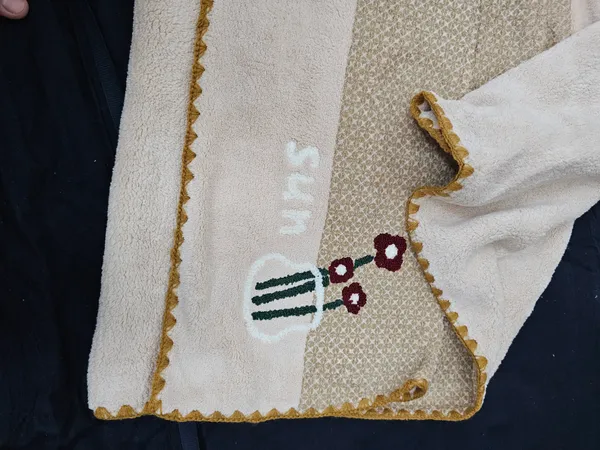 Beige_Textured_Ethnic_for_kinds_Blanket_for_Babies