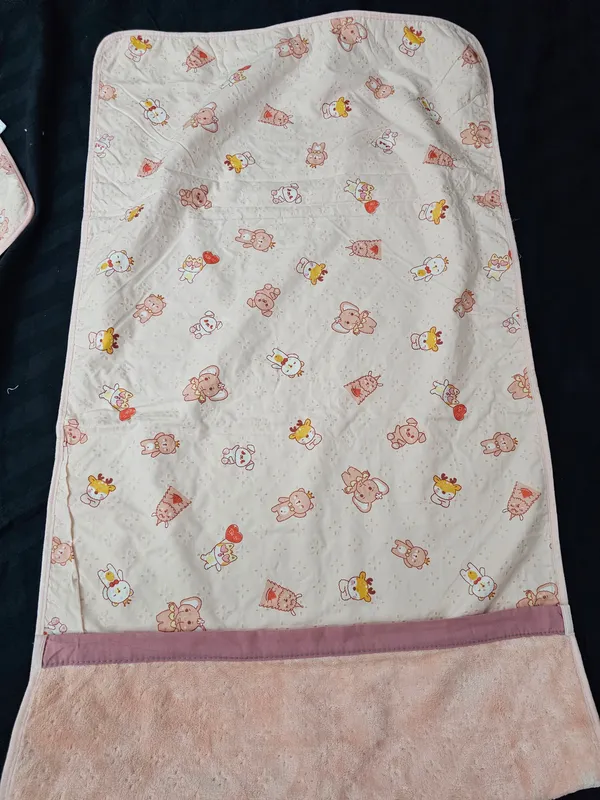 Baby_Pink_Printed_Baby_Bedding_Set_(Dual_Towel_dry_sheet,_Dry_sheet_wrape,_2_Face_towels)