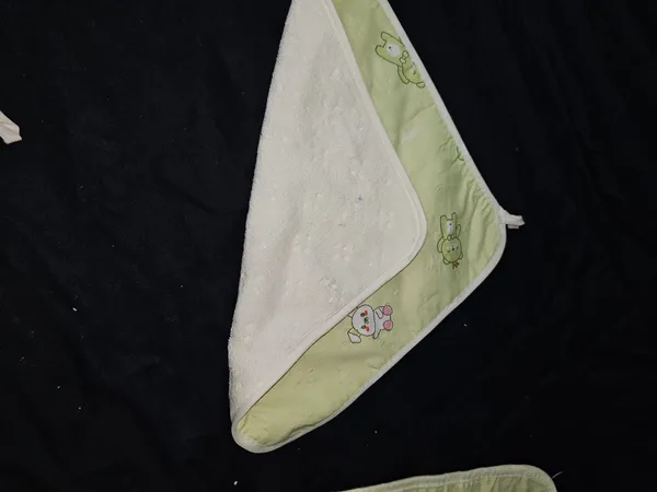 Combo_of_Dry_Sheet_+_Dry_Baby_Wrap_+_2_Face_towel