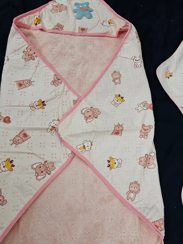 Baby_Pink_Printed_Baby_Bedding_Set_(Dual_Towel_dry_sheet,_Dry_sheet_wrape,_2_Face_towels)