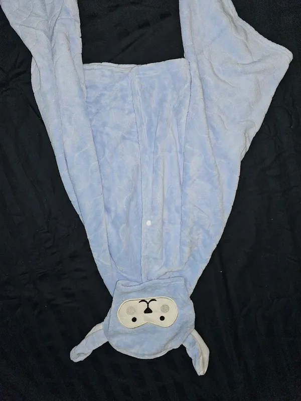 Blue_Plush_Hooded_Baby_Blanket_for_Babies