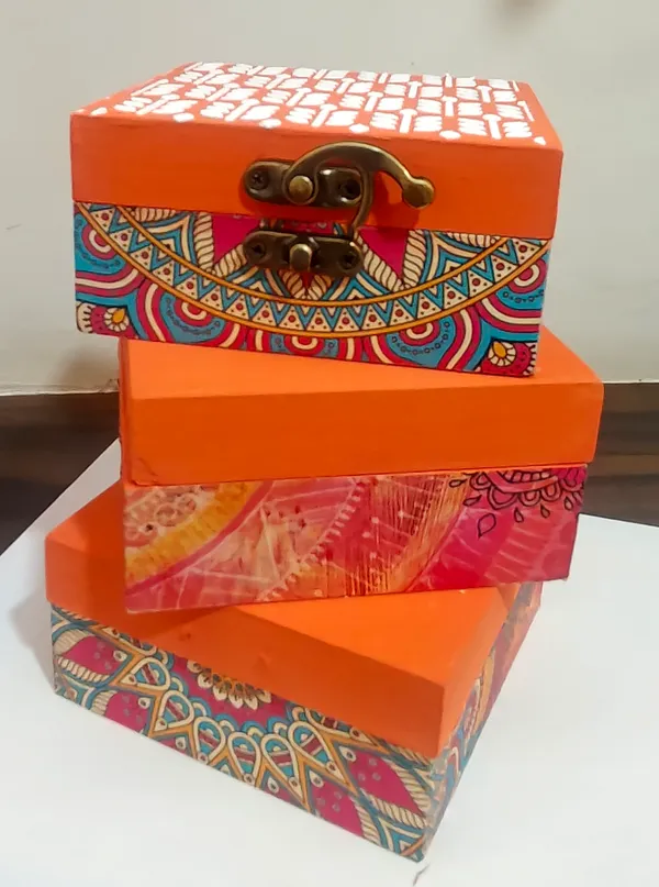 Decoupage_gift_Box_Small_(4X4X2")
