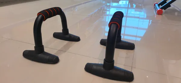 Black_Portable_Push_Up_Bars