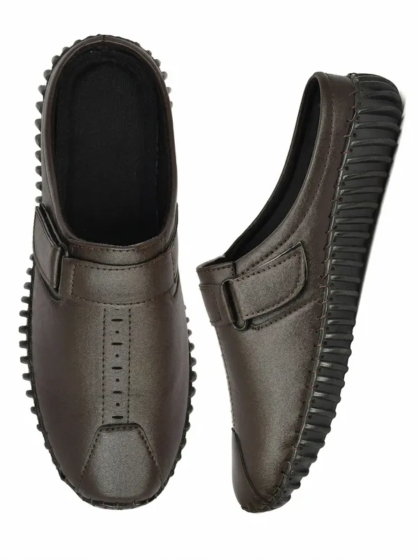 Brown_Synthetic_Leather_Textured_Slip-On_Sandals_For_Men