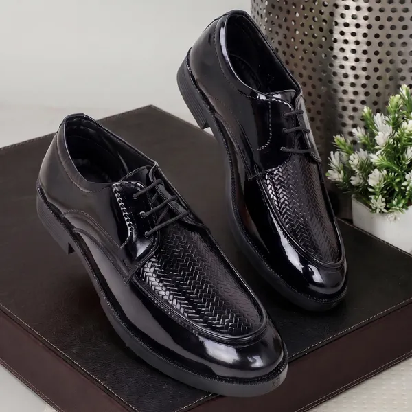 Black_Synthetic_Leather_Lace-Up_Formal_Shoes_For_Men