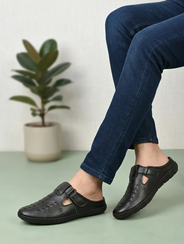 Black_Synthetic_Leather_Open-Back_Mule_Sandals_For_Men