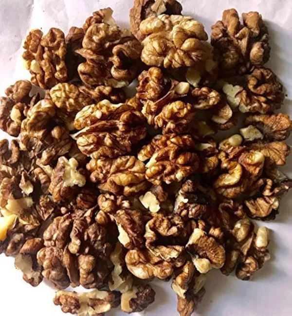 BLK_FOODS_Select_Walnut_Kernels_(Kashmiri_Light_Halves)_Walnuts_(1_x_200_g)