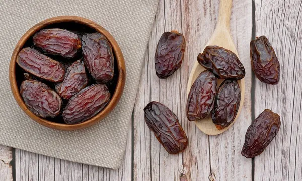 BLK_FOODS_Medjoul_Dates_400g_|Sweet_&_Nutrient_Rich_Dry_Fruit_|Healthy_Snack_Khajoor_Dates_(1_x_400_g)