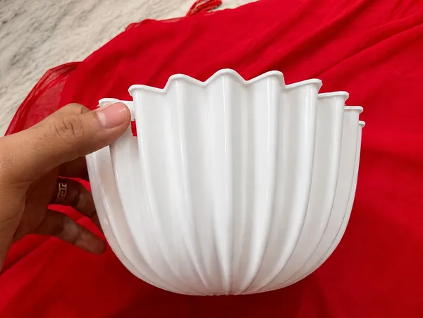 white_colour_5_Plastic_Hanging_Planter_Pots_Plant_Container_Set_(Pack_of_5,_Plastic)