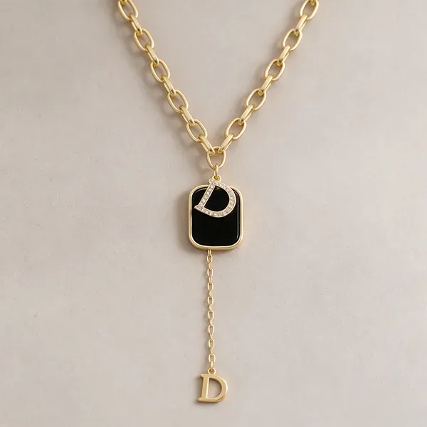 Gold_Alloy_Pendant_Necklace_For_Women