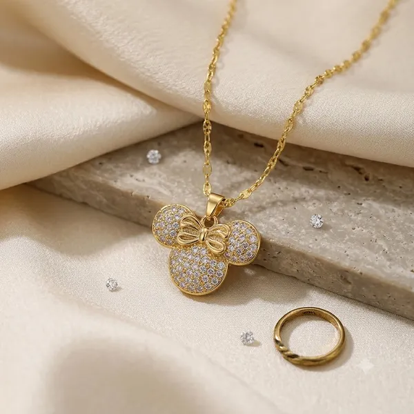 Gold_Alloy_Pendant_Necklace_For_Women