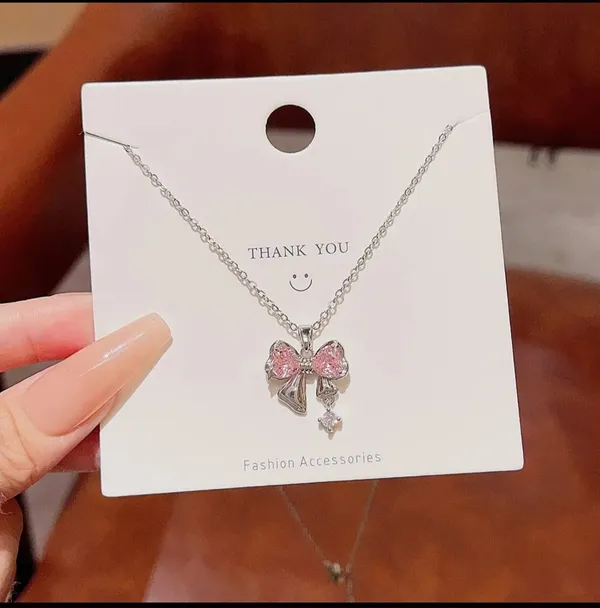 Gold_And_Silver_Alloy_Pendant_Necklace_For_Women