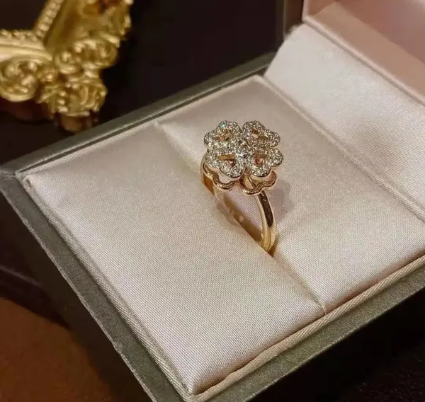 Gold_Alloy_Rings_For_Women