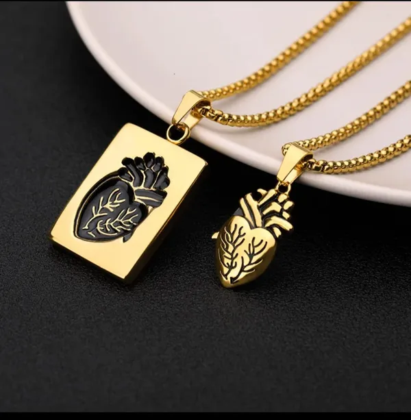 Anatomical_Heart_Gold_Pendant_Necklace